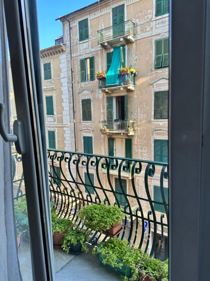 Alloggio In Centro Ben Servito Savona Exterior foto